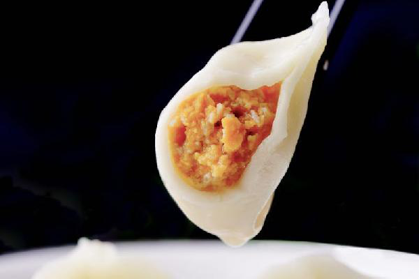 把餃子館開在愛馬仕旁邊，一年竟然開出七家直營店