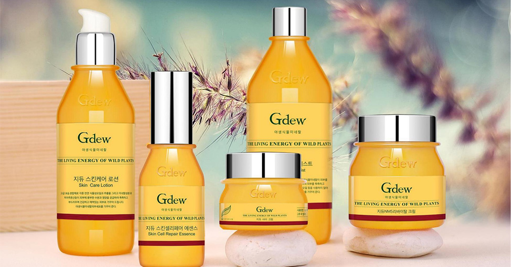 gdew化妝品海報設(shè)計